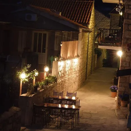 Center Olivia 3* Hvar Town