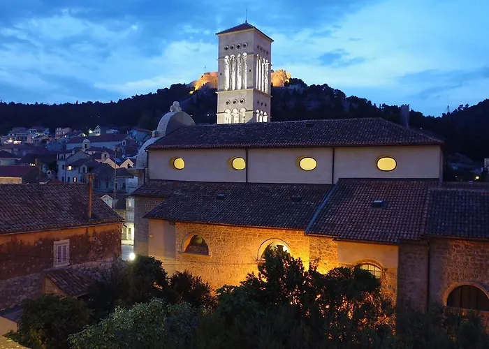 Center Olivia Hvar Town